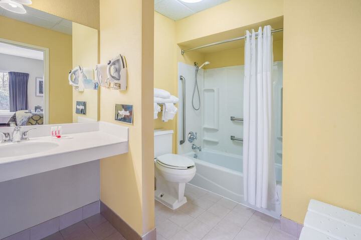 Room 6 of 21