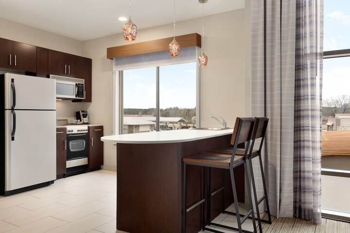 Holiday Inn Express Hotel and Suites of Opelika / Auburn by IHG
