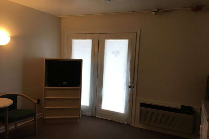 Room 28 of 42