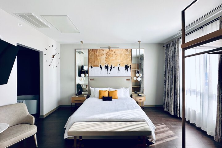 Room 25 of 57