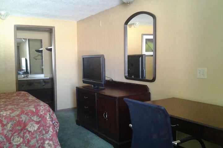 Room 10 of 23