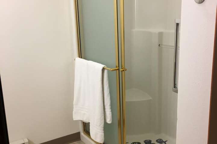 Room 32 of 50
