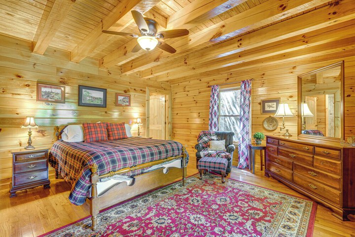 Hike Fish & Golf: Burnsville Retreat w / Deck!