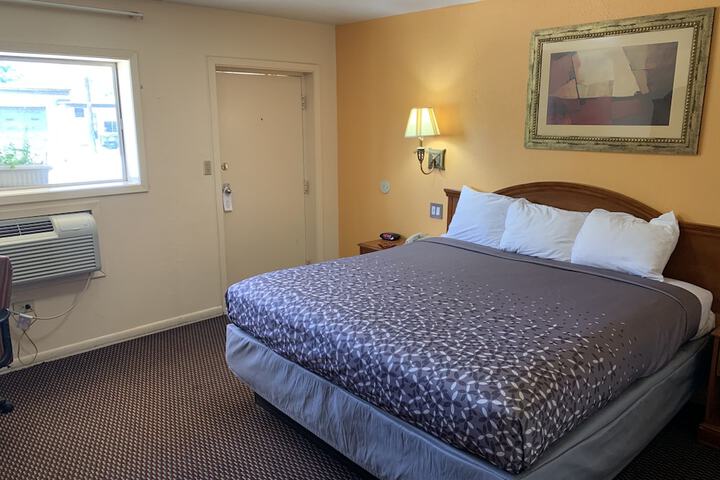 Room 14 of 18