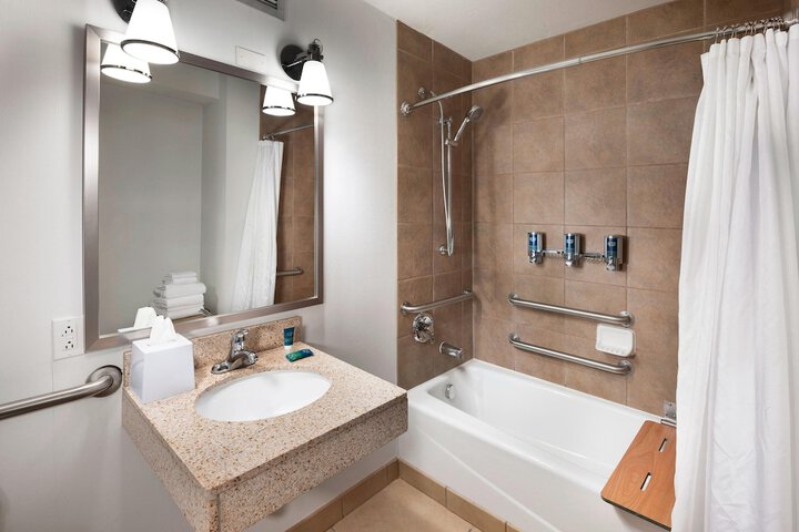 Room 15 of 48