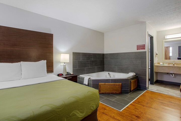 Room 10 of 39