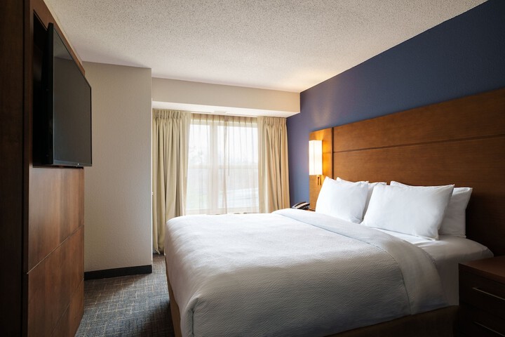 Room 33 of 42