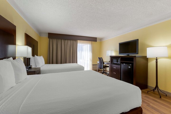 Room 20 of 28