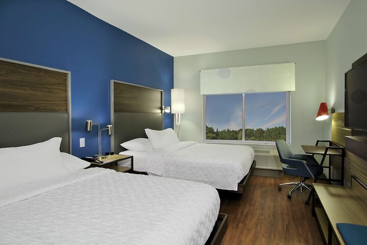 Room 25 of 38
