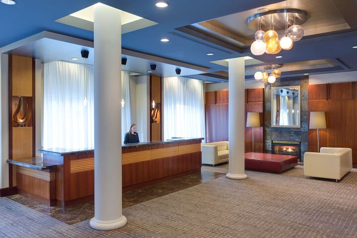 Hotel Interior 7 of 33