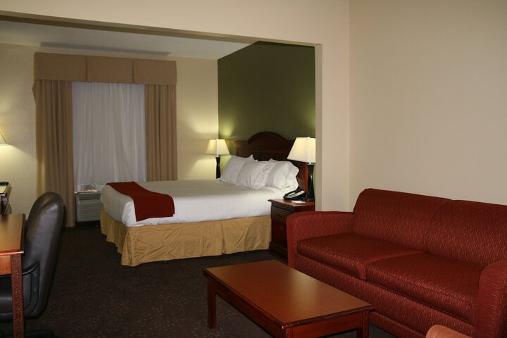 Room 6 of 40