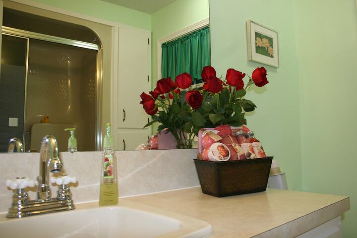 Room 10 of 28
