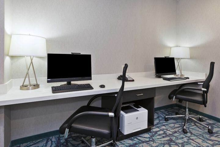 Business Center 23 of 23