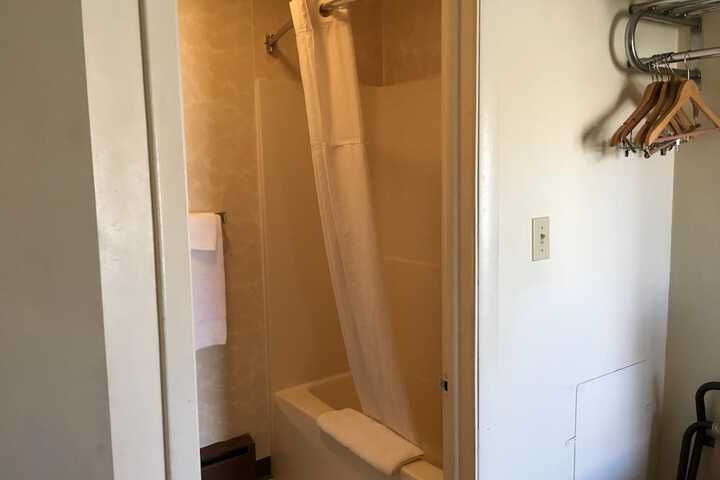 Room 34 of 53