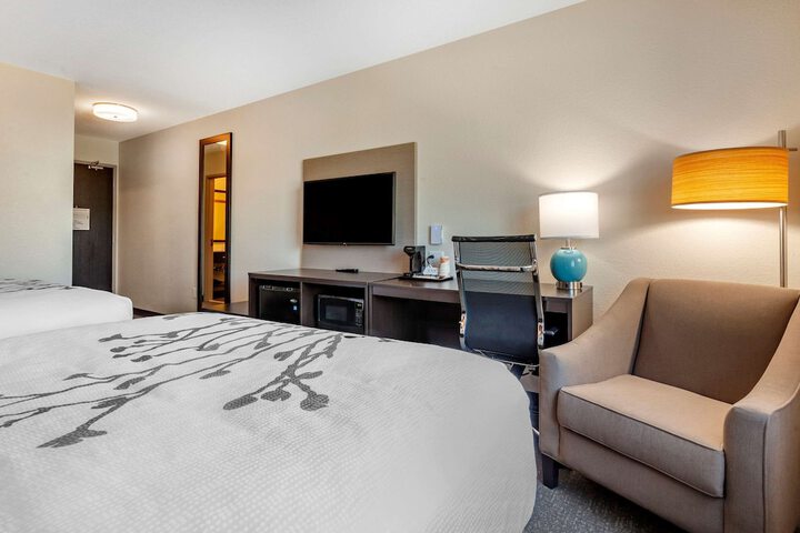 Room 22 of 38