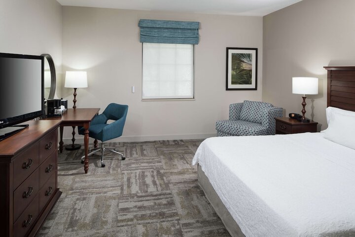 Room 27 of 51