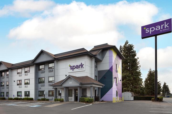 Spark by Hilton Springfield Eugene