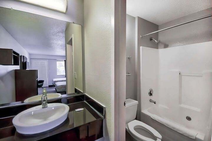 Room 10 of 22