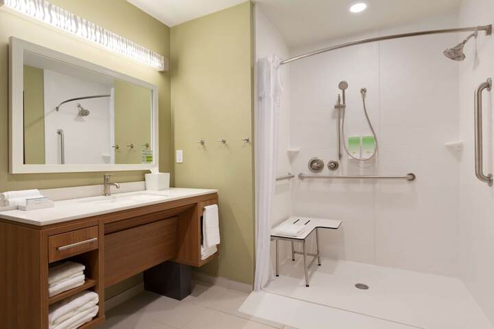 Room 14 of 22