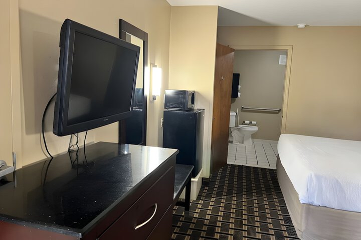 Room 26 of 35