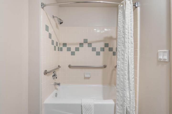 Best Western Plus John Jay Inn & Suites