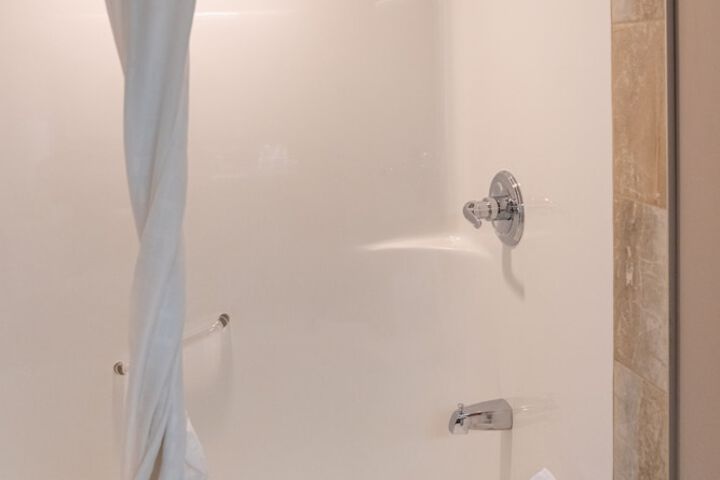 Room 52 of 113