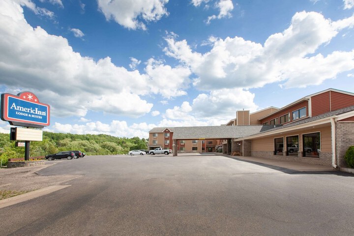 AmericInn by Wyndham Iron River