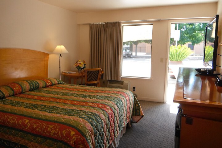 Room 13 of 17