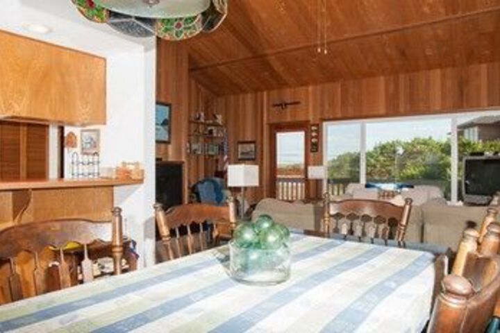 Neskowin Nest 4 Br home by RedAwning