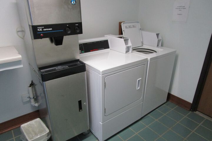 Laundry 30 of 32