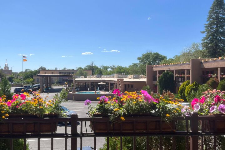El Sendero Inn an Ascend Collection Hotel