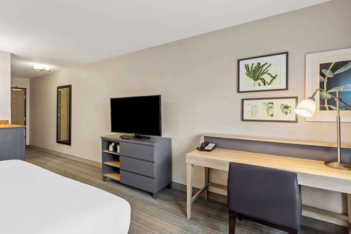 Country Inn & Suites by Radisson Portage, IN