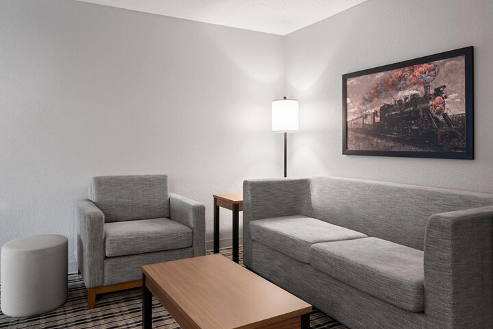 AmericInn by Wyndham Alexandria