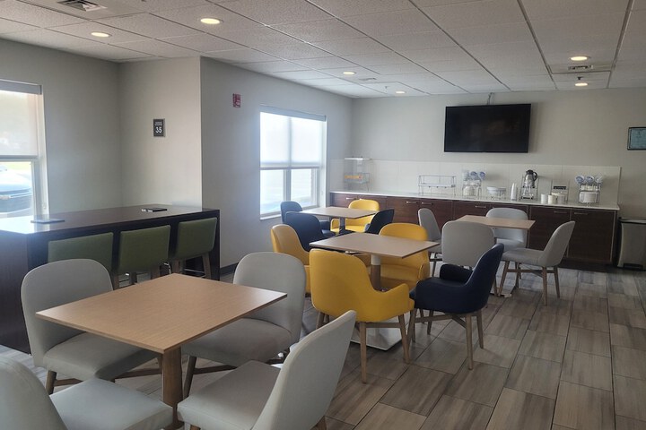 Comfort Inn & Suites Dothan Northside Plaza