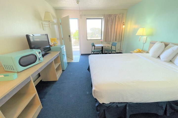 Room 18 of 74