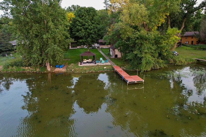 Hugo Home Direct Lake Access & Private Dock!