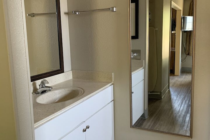 Room 15 of 34