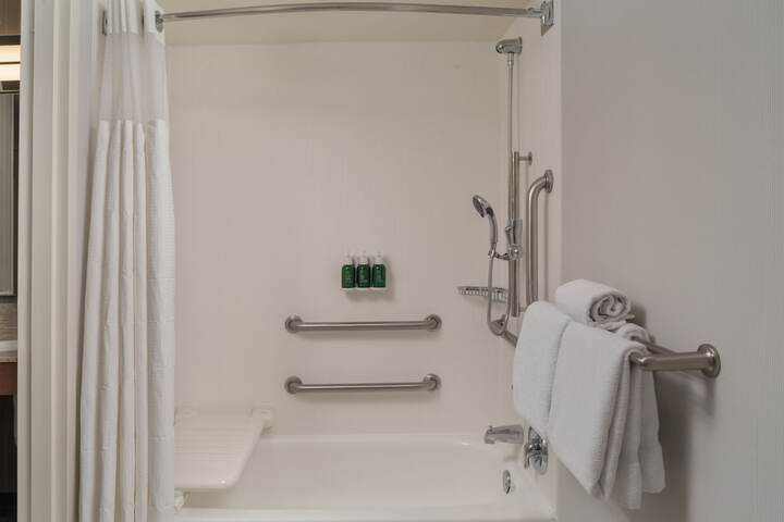 Room 12 of 23