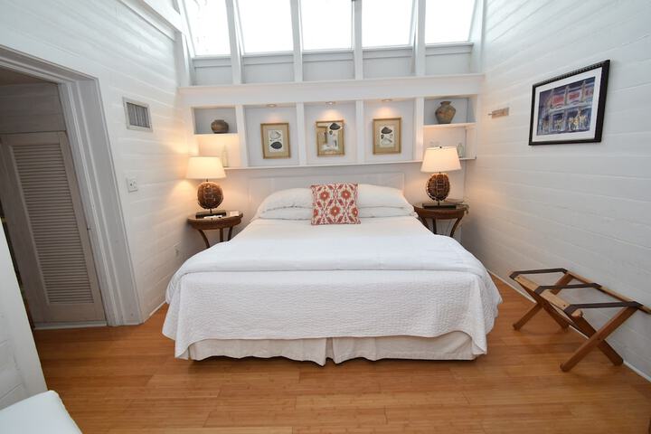 Room 172 of 259