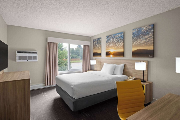 Room 21 of 37