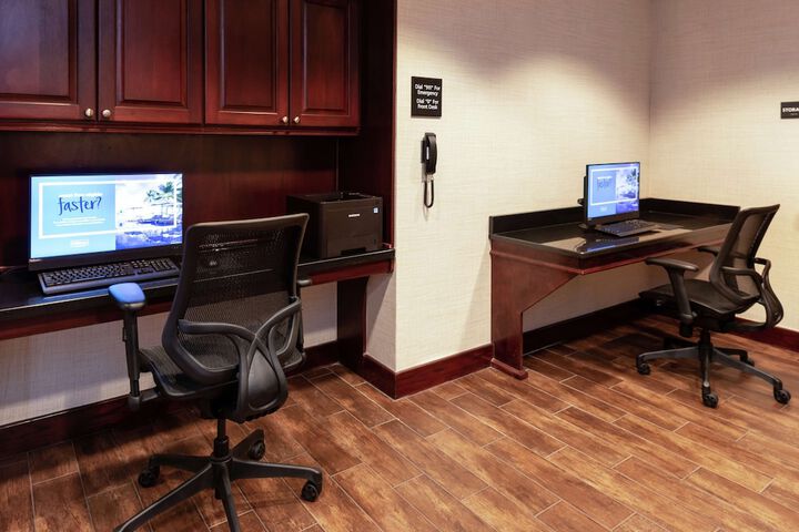 Business Center 53 of 56