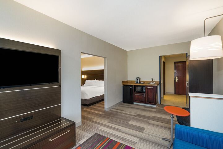 Room 25 of 54