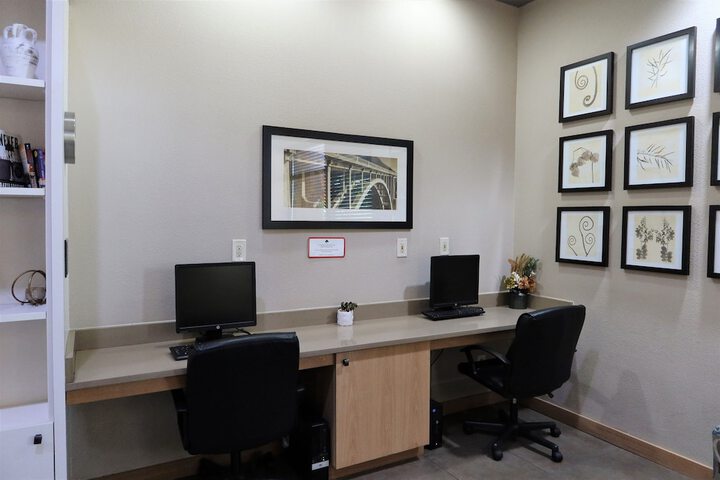 Business Center 42 of 43