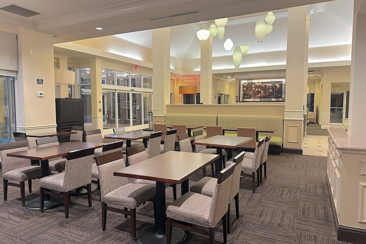 Arnot Grand Hotel & Suites