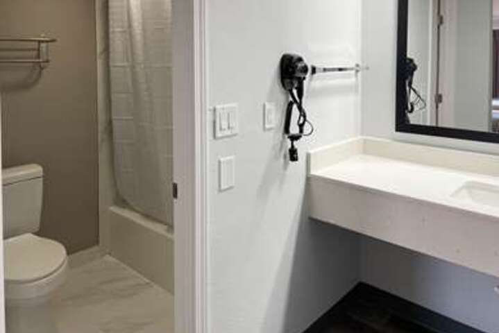 Room 51 of 100