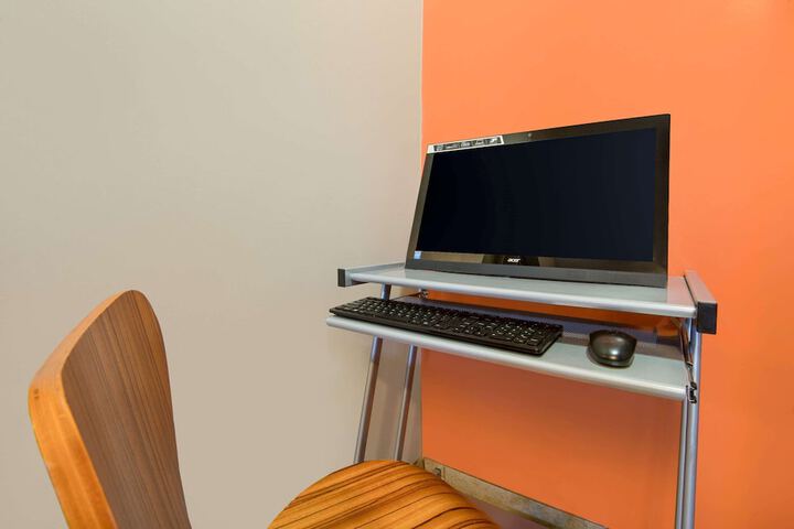 Business Center 23 of 25