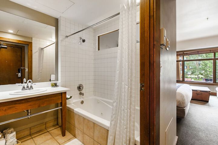 Room 135 of 261