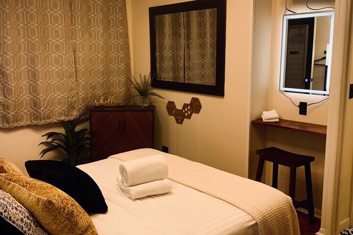 Room 52 of 100