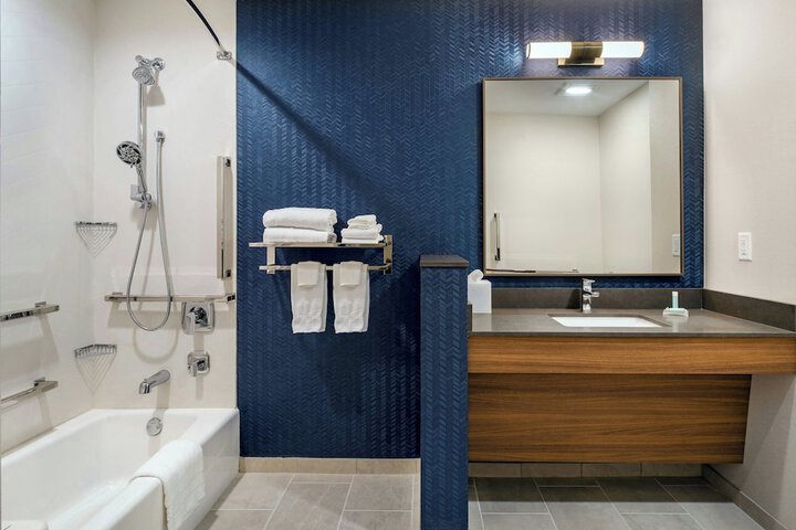 Fairfield Inn & Suites Hanford