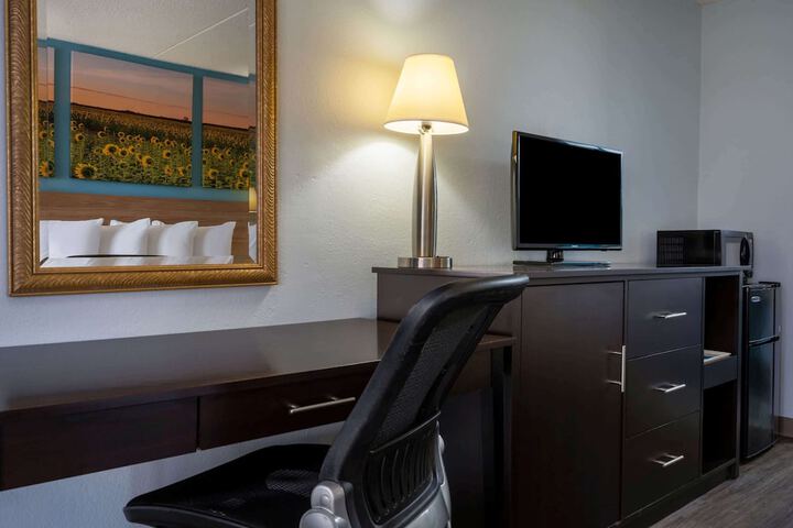 Room 15 of 30